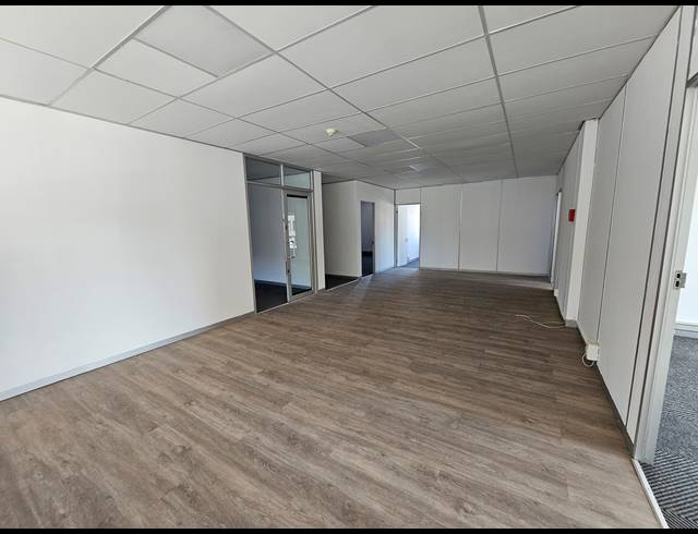 340M² OFFICE TO LET IN TYGER VALLEY